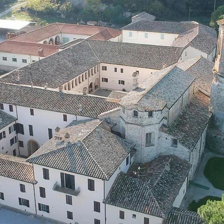 أمبيرتيدي Agriturismo Montecorona المظهر الخارجي الصورة