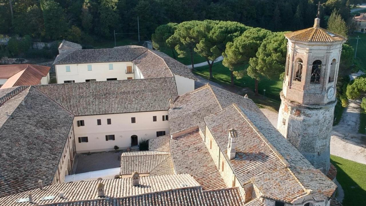 أمبيرتيدي Agriturismo Montecorona المظهر الخارجي الصورة