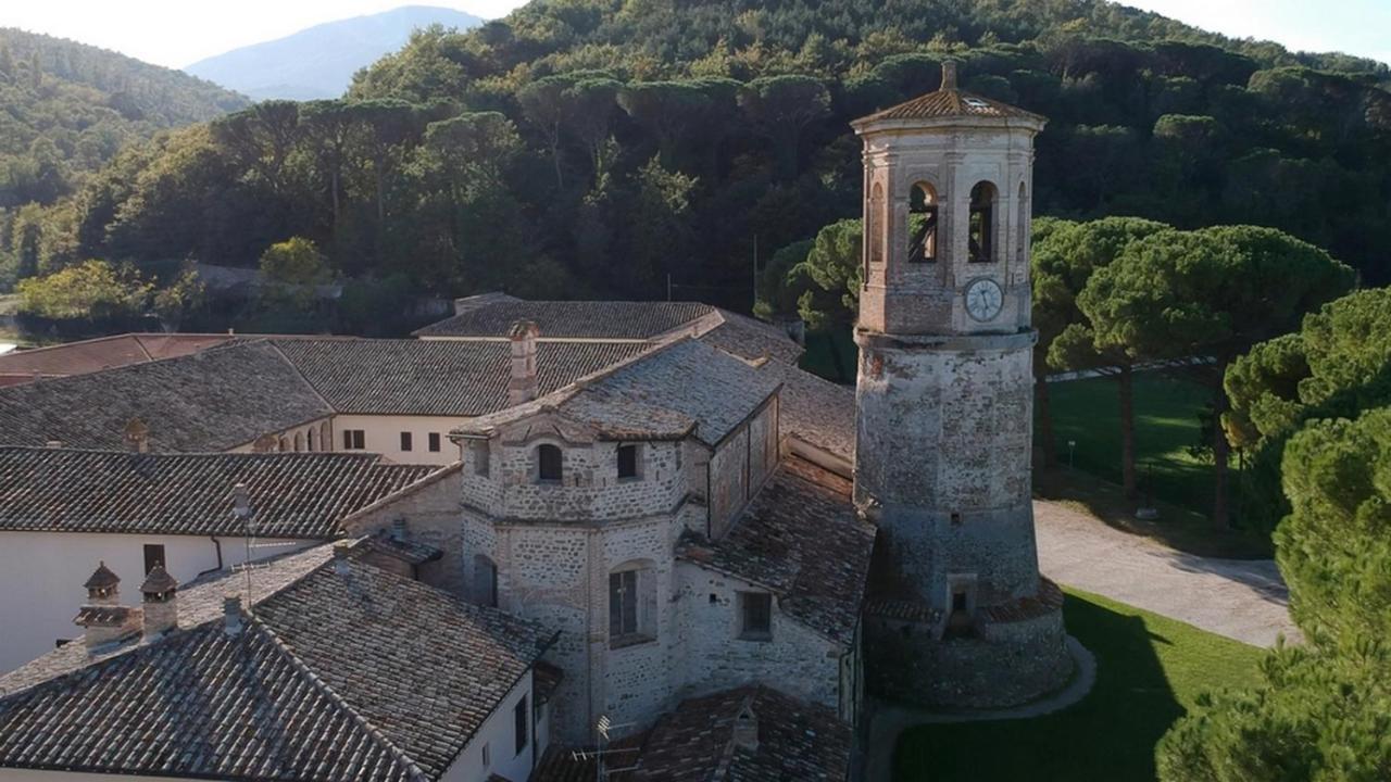 أمبيرتيدي Agriturismo Montecorona المظهر الخارجي الصورة