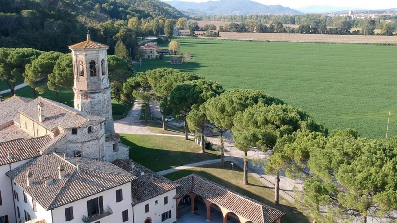 أمبيرتيدي Agriturismo Montecorona المظهر الخارجي الصورة