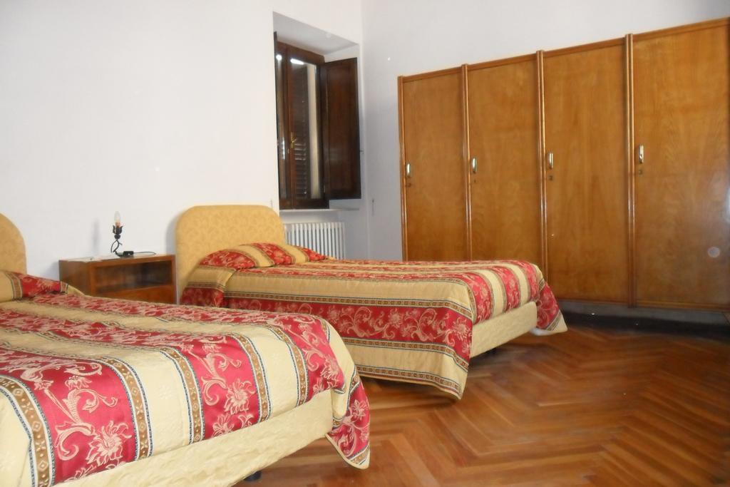 أمبيرتيدي Agriturismo Montecorona الغرفة الصورة